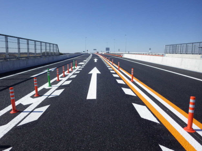 地球にやさしい、新しい道路標示材をつくる