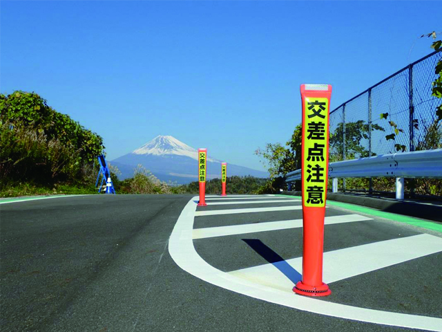 ポールコーンガイド 日本ライナー株式会社 ポールコーンガイド 日本ライナー株式会社