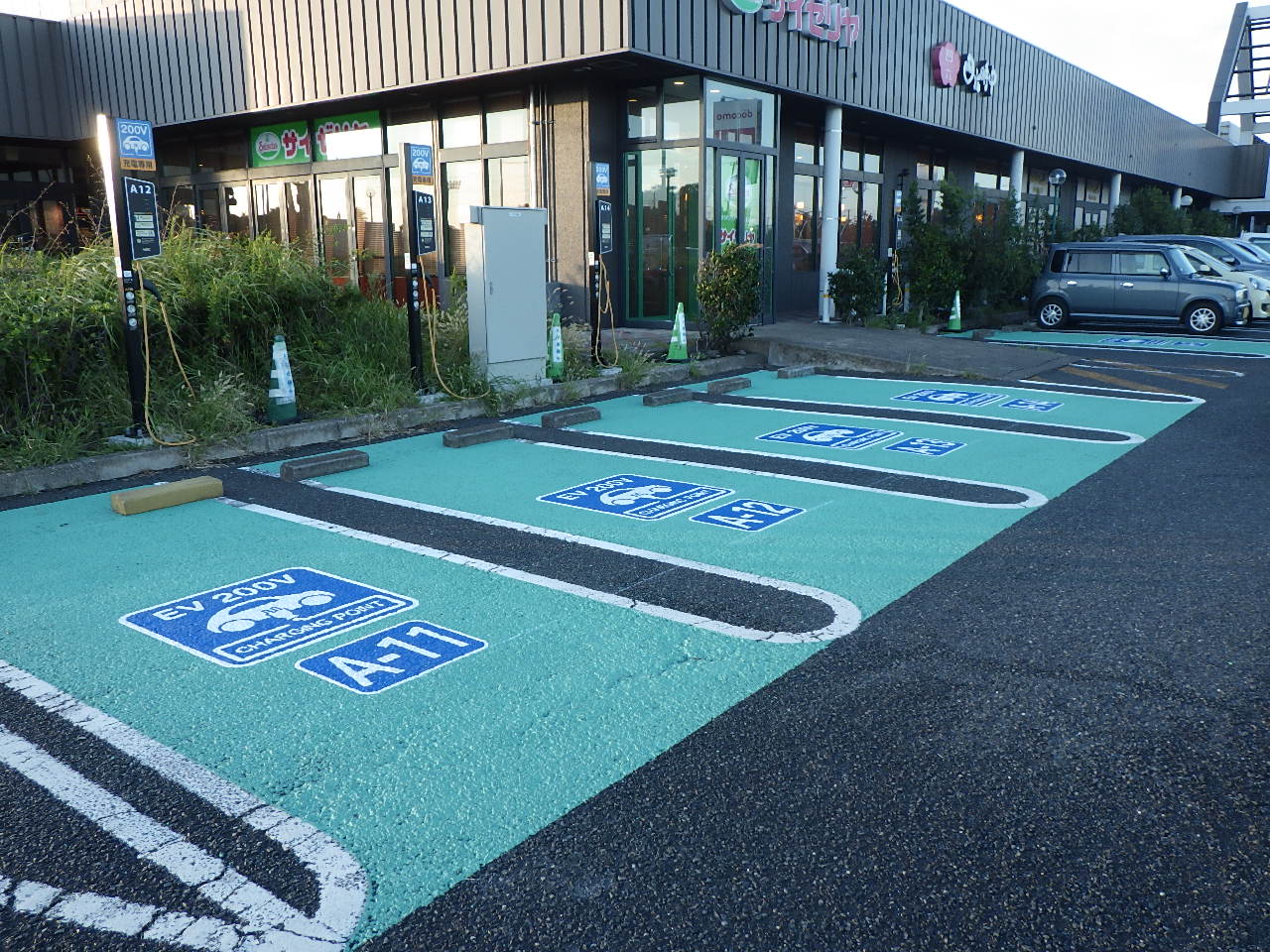 千葉県：大型ショッピングモール駐車場